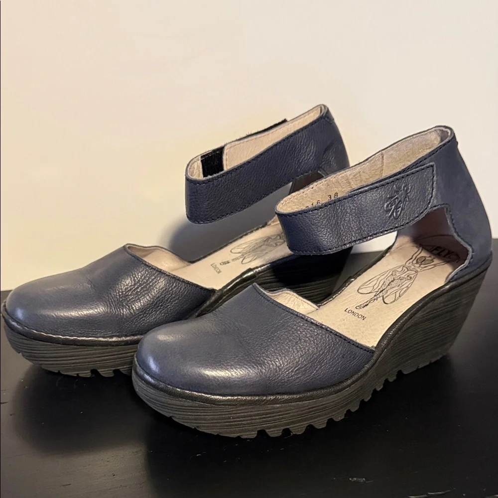 Fly London Navy Leather Ankle-Strap Wedge Sandals size 38 7-7.5US - Picture 11 of 11